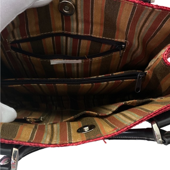 Red wicker, straw handbag 100% wheat straw wicker great size not to big - Picture 6 of 9